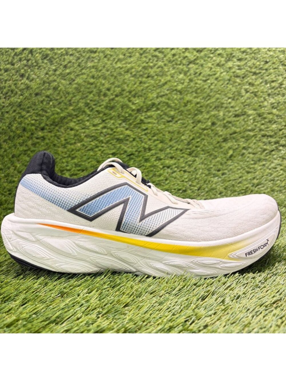 New Balance Fresh Foam X 1080v14 Mens Size 10.5 White Running Shoes Sneakers